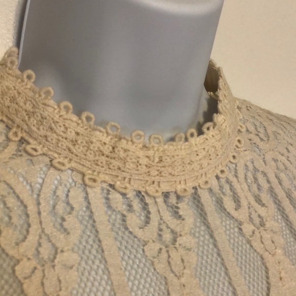 Ladies size Medium cream lace over top - Picture 4 of 7
